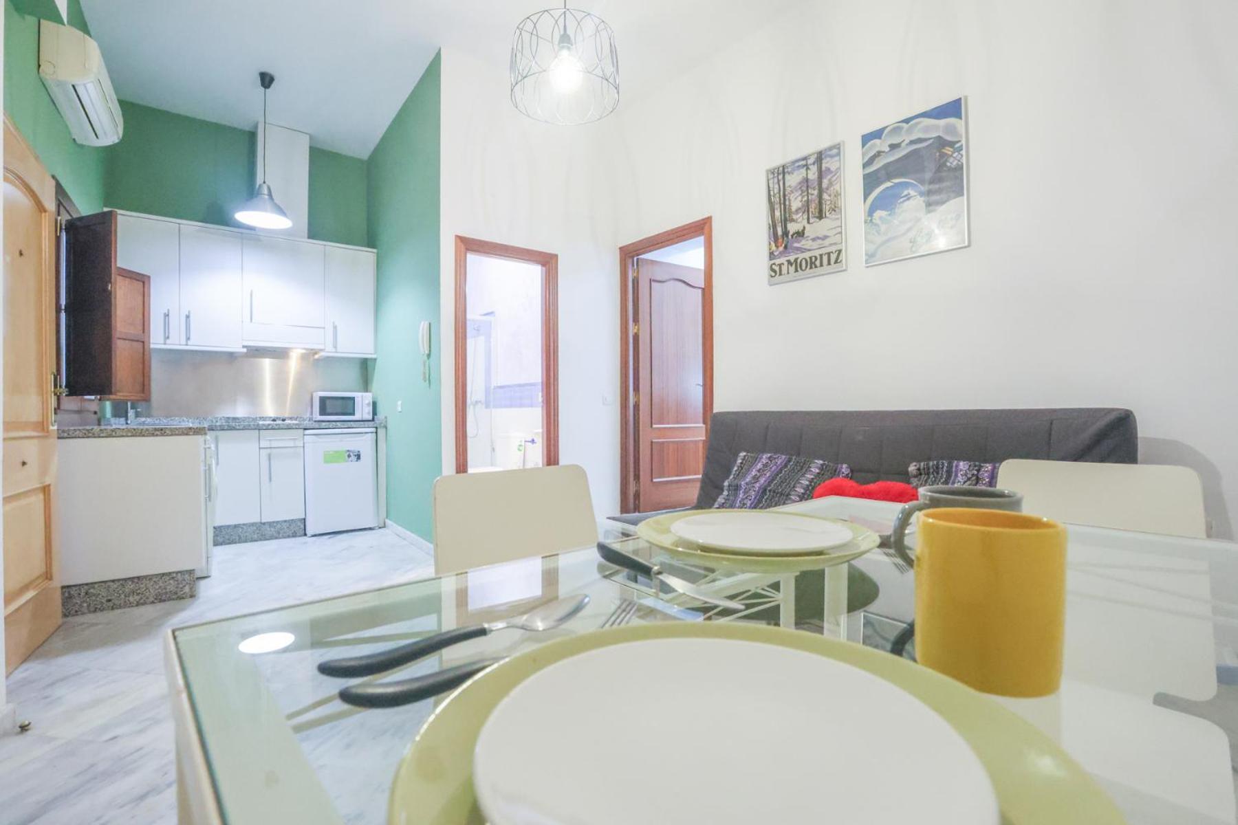 סביליה Galindo Center Premium Suites, Free Parking מראה חיצוני תמונה